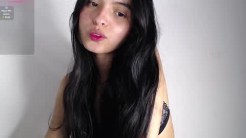 Snapshot of bella_musee chatting on January 30, 2:27 am   online show from January 30, 2:27 am