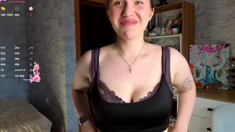 Bella online show from May 30, 2:04 pm
