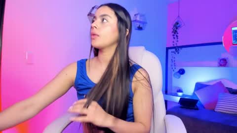 BELLA online show from April 15, 8:09 pm