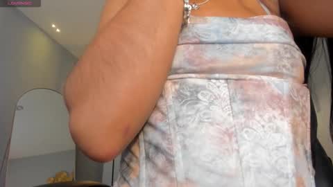 Snapshot of bellacarteer_ chatting on October 22, 11:34 am Bella C online show from October 22, 11:34 am