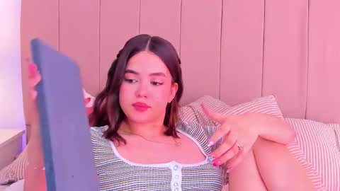 BellaFontana online show from February 5, 6:00 pm