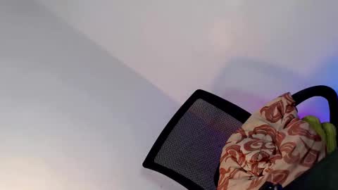 Bella rowt online show from December 20, 4:30 am