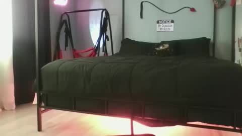 Bellaskeykeeper online show from February 17, 5:12 pm