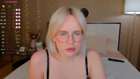 Bella online show from November 20, 1:15 am