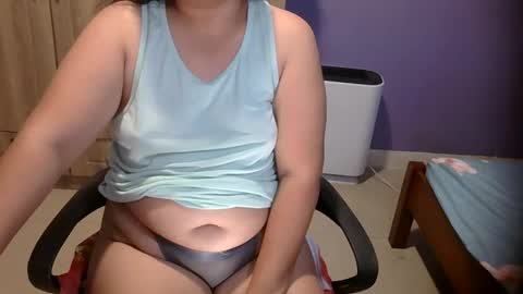 belle858889 online show from February 1, 11:48 pm