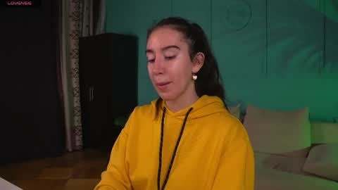 Bella online show from April 17, 3:36 pm