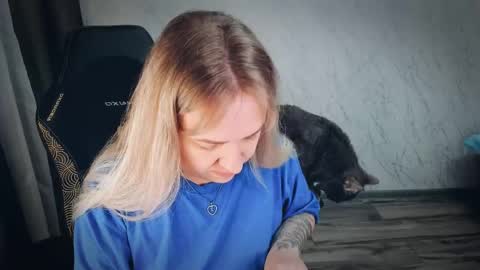 Your Annabelle Wolf  online show from June 6, 10:26 pm
