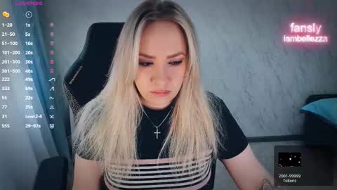 Your Annabelle Wolf  online show from February 27, 11:25 am