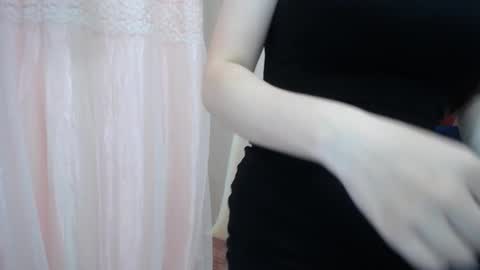 Snapshot of belly18only chatting on October 15, 1:31 am Belly online show from October 15, 1:31 am