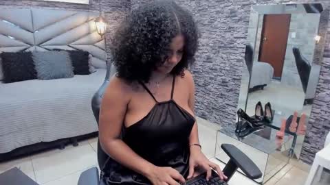 Belly online show from November 17, 1:24 pm