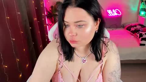 LinaBoo online show from November 5, 6:54 pm