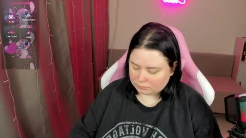 LinaBoo online show from April 3, 7:48 am