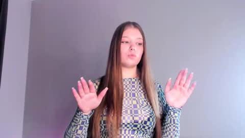 Kate online show from November 19, 1:32 pm