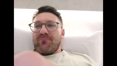 ben00189 online show from May 29, 9:02 pm