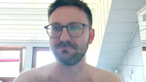 ben00189 online show from May 25, 1:17 pm