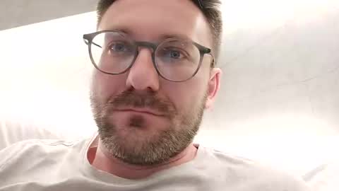 ben00189 online show from May 31, 9:16 pm