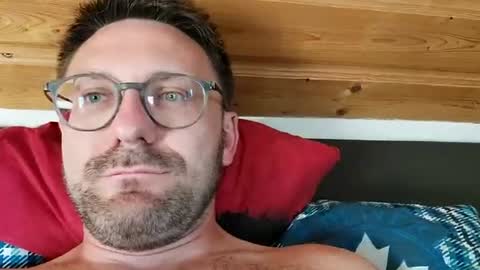 ben00189 online show from July 13, 5:16 pm