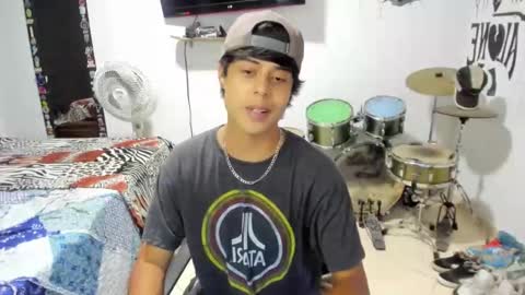 Snapshot of ben_falcon chatting on September 23, 3:33 am Ben online show from September 23, 3:33 am