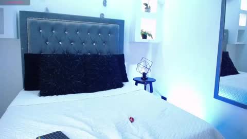 Tiffany and Bengie online show from September 30, 3:44 pm