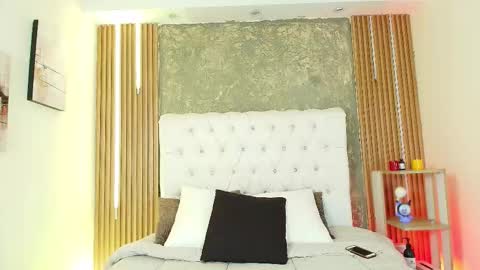 Tiffany and Bengie online show from March 19, 9:09 pm