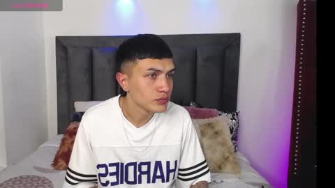 Tiffany and Bengie online show from March 11, 5:02 am