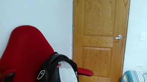 Snapshot of benjamin_isaac chatting on September 21, 12:20 pm benjamin_isaac online show from September 21, 12:20 pm