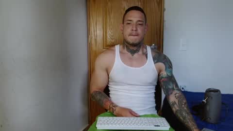 Snapshot of benjamin_isaac chatting on December 3, 10:34 pm benjamin_isaac online show from December 3, 10:34 pm