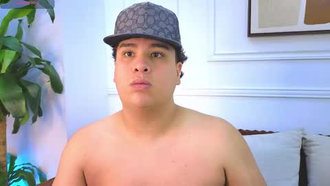 bennett_alejoo online show from May 30, 7:23 pm