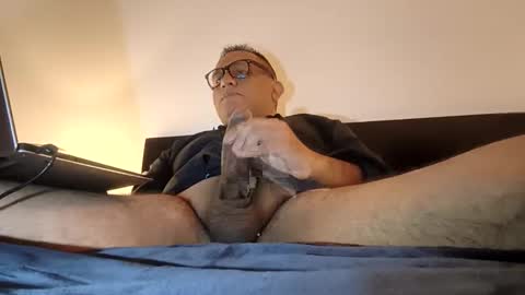 Benn  online show from May 6, 4:07 am