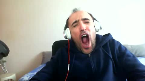 bentish online show from April 1, 9:32 am