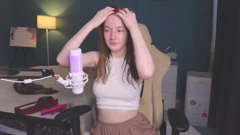 Snapshot of benty_bunny chatting on September 25, 10:33 am Alice online show from September 25, 10:33 am