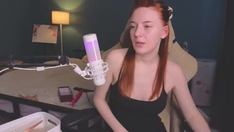 Snapshot of benty_bunny chatting on October 25, 10:36 am Alice online show from October 25, 10:36 am