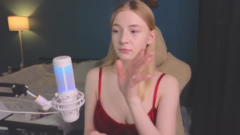 Snapshot of benty_bunny chatting on February 5, 11:12 am Alice online show from February 5, 11:12 am