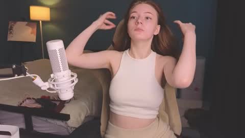 Snapshot of benty_bunny chatting on October 17, 10:30 am Alice online show from October 17, 10:30 am