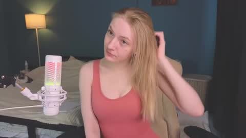 Snapshot of benty_bunny chatting on February 26, 10:27 am Alice online show from February 26, 10:27 am