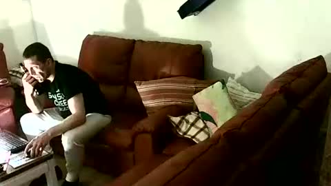 Benutzmich0800 online show from December 21, 8:15 pm