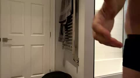 benz10001 online show from April 21, 11:28 am