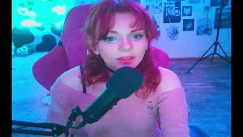 Snapshot of berriekitten chatting on October 2, 4:28 pm BerrieKitten online show from October 2, 4:28 pm