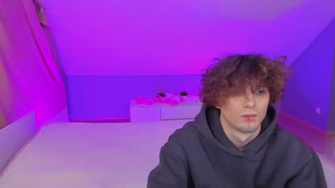 Danny and Kira online show from March 6, 8:09 am