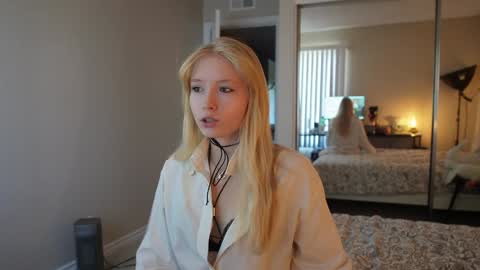 Chloe Next stream on Friday online show from November 29, 8:38 pm