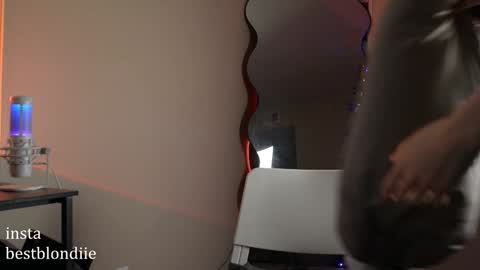 Chloe Next stream on Friday online show from January 10, 2:25 am