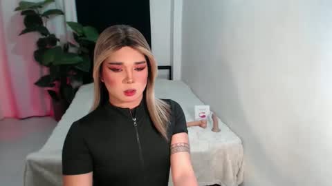 bestgirljulia online show from February 20, 8:05 am