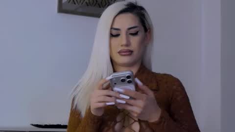 bethierusse online show from February 11, 10:46 pm