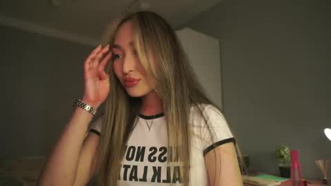 Ur Silly Lawyer Kira online show from May 24, 3:40 pm