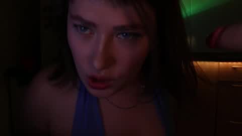 bettysquirtson online show from December 19, 3:51 pm