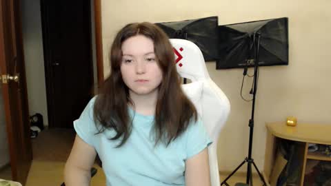 Snapshot of bettystar_ chatting on October 21, 8:34 pm Betty online show from October 21, 8:34 pm