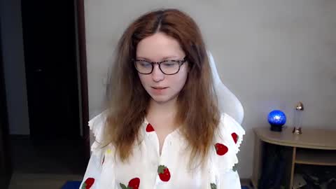 Snapshot of bettystar_ chatting on March 7, 8:11 pm Betty online show from March 7, 8:11 pm