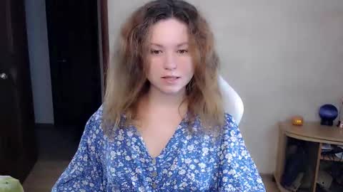 Snapshot of bettystar_ chatting on September 14, 8:21 pm Betty online show from September 14, 8:21 pm
