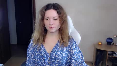 Snapshot of bettystar_ chatting on September 25, 9:33 pm Betty online show from September 25, 9:33 pm