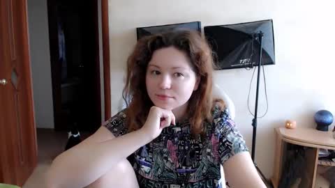 Snapshot of bettystar_ chatting on September 10, 9:10 am Betty online show from September 10, 9:10 am